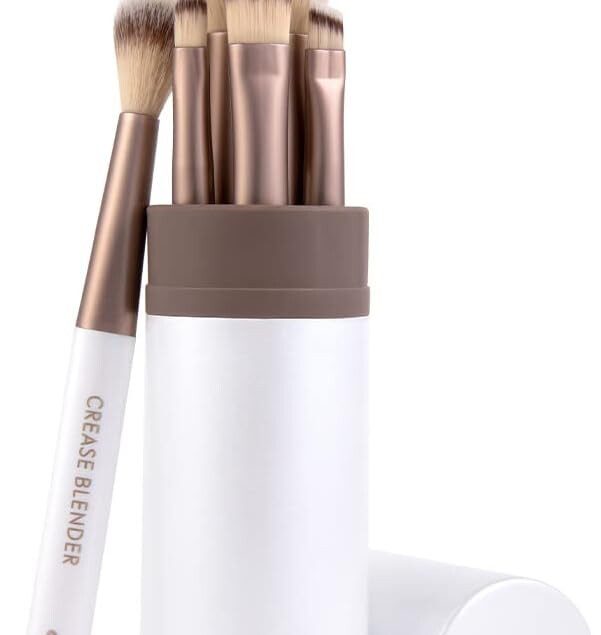 Set de pinceaux de maquillage véganes pour les passionnées de beauté : voyagez avec style et précision