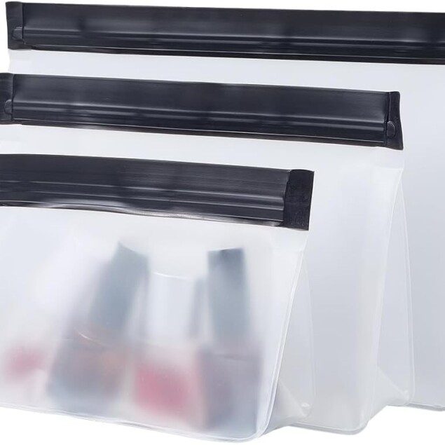 Trousse de maquillage transparente : l'accessoire idéal pour les voyageuses élégantes