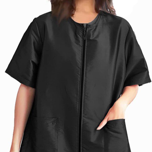 Blouse toilettage canin imperméable : l'accessoire essentiel pour un toilettage professionnel réussi