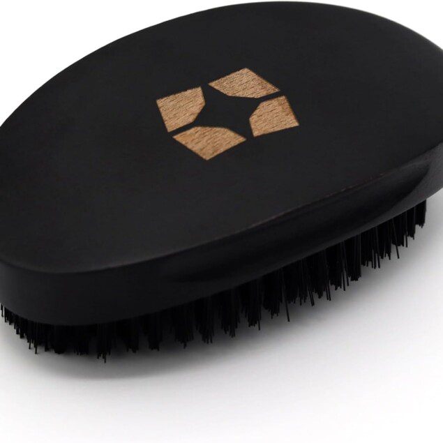 Brosse à cheveux incurvée pour hommes : la solution idéale pour des waves parfaites et une barbe soignée chaque jour