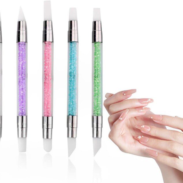 Brosse silicone pour ongles : set de 5 outils de styling idéal pour les passionnés de nail art
