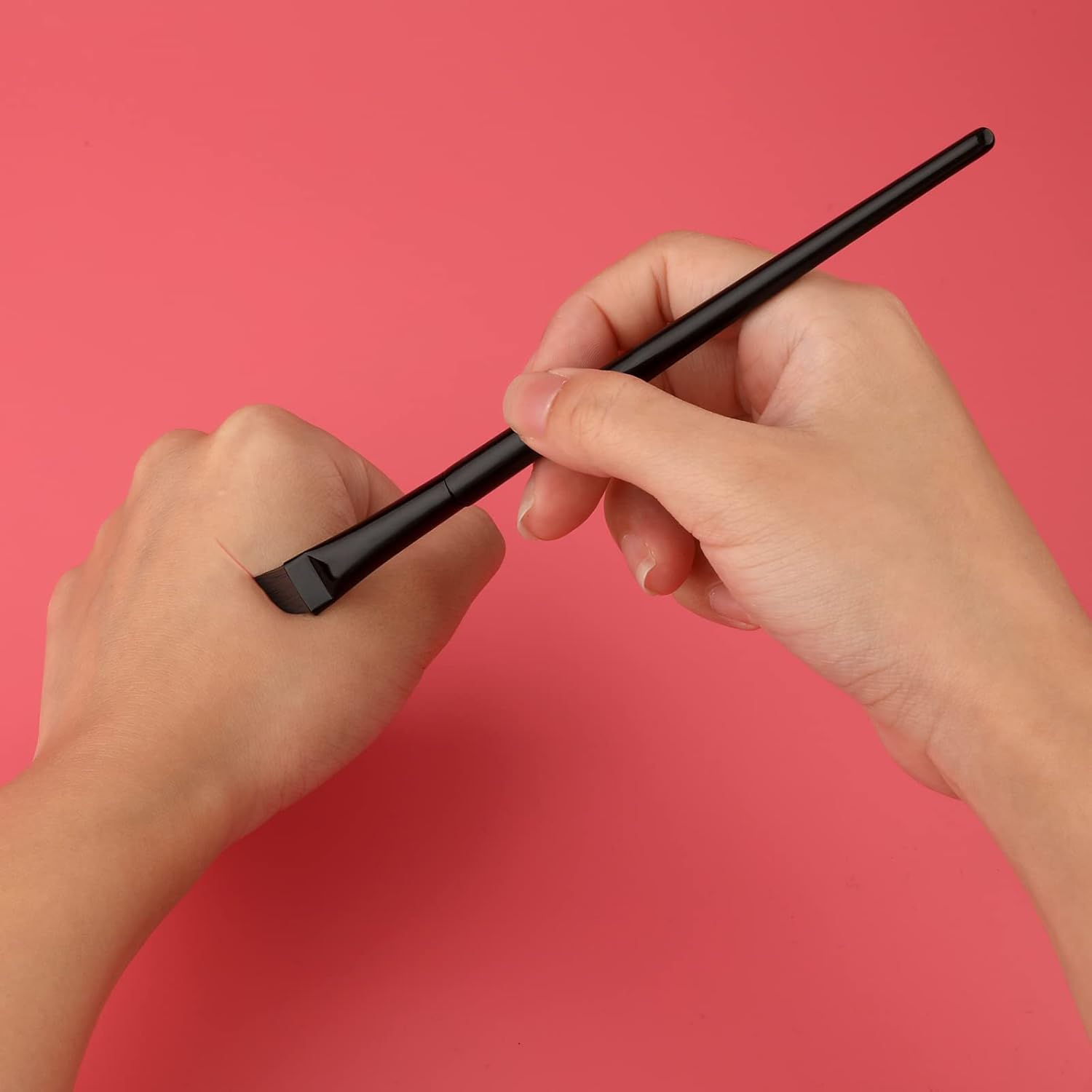 Pinceaux eyeliner : kit de 3 pinceaux pour un maquillage des yeux précis et élégant – Image 3