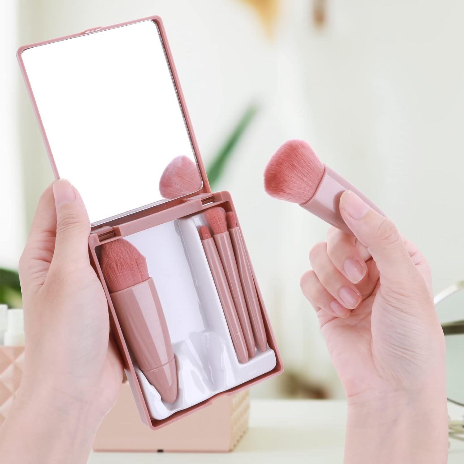 Ensemble de pinceaux de maquillage de voyage : 5 pièces pour un maquillage parfait en toute simplicité – Image 5