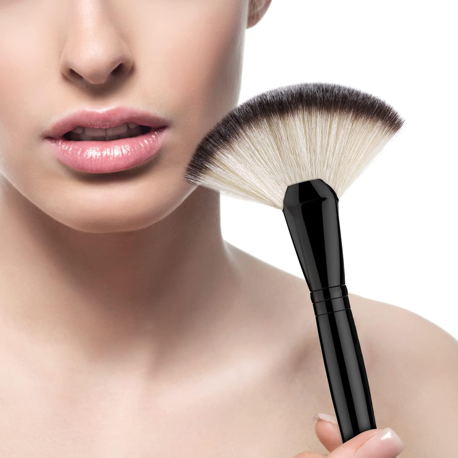 Brosse professionnelle en pinceau éventail : l'outil idéal pour un teint lumineux et naturel Pour les passionnés de maquillage, cette brosse en nylon facilite l'application de fond de teint et de poudre, garantissant une finition impeccable. – Image 7