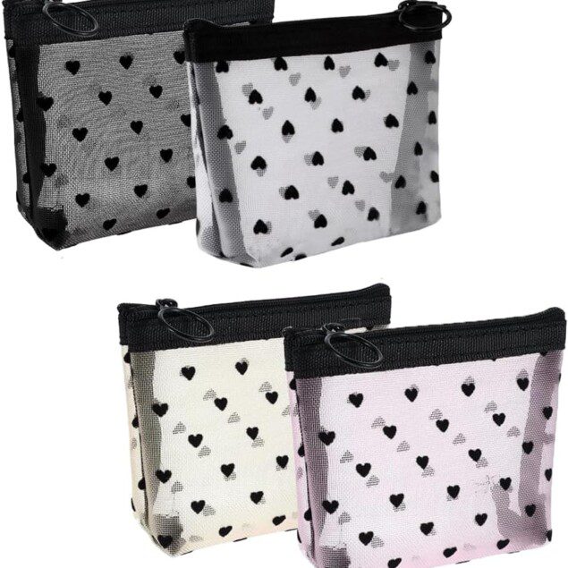Petite pochette de maquillage : 4 pièces élégantes pour un voyage pratique et stylé