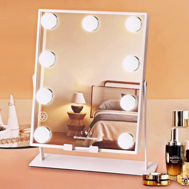 Miroir de maquillage hollywoodien avec lumières : pour les passionnées de beauté, un éclairage parfait pour un maquillage impeccable