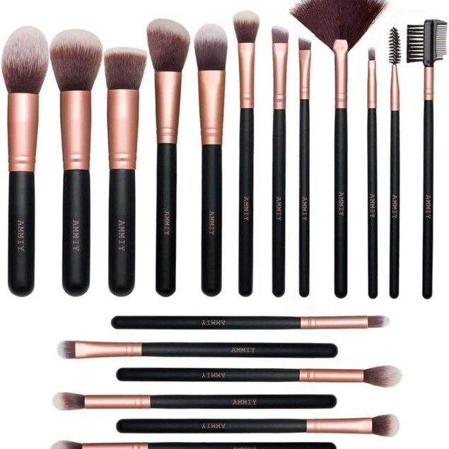 Pinceaux de maquillage de qualité supérieure : 18 pièces dorées pour un teint impeccable et des yeux sublimés