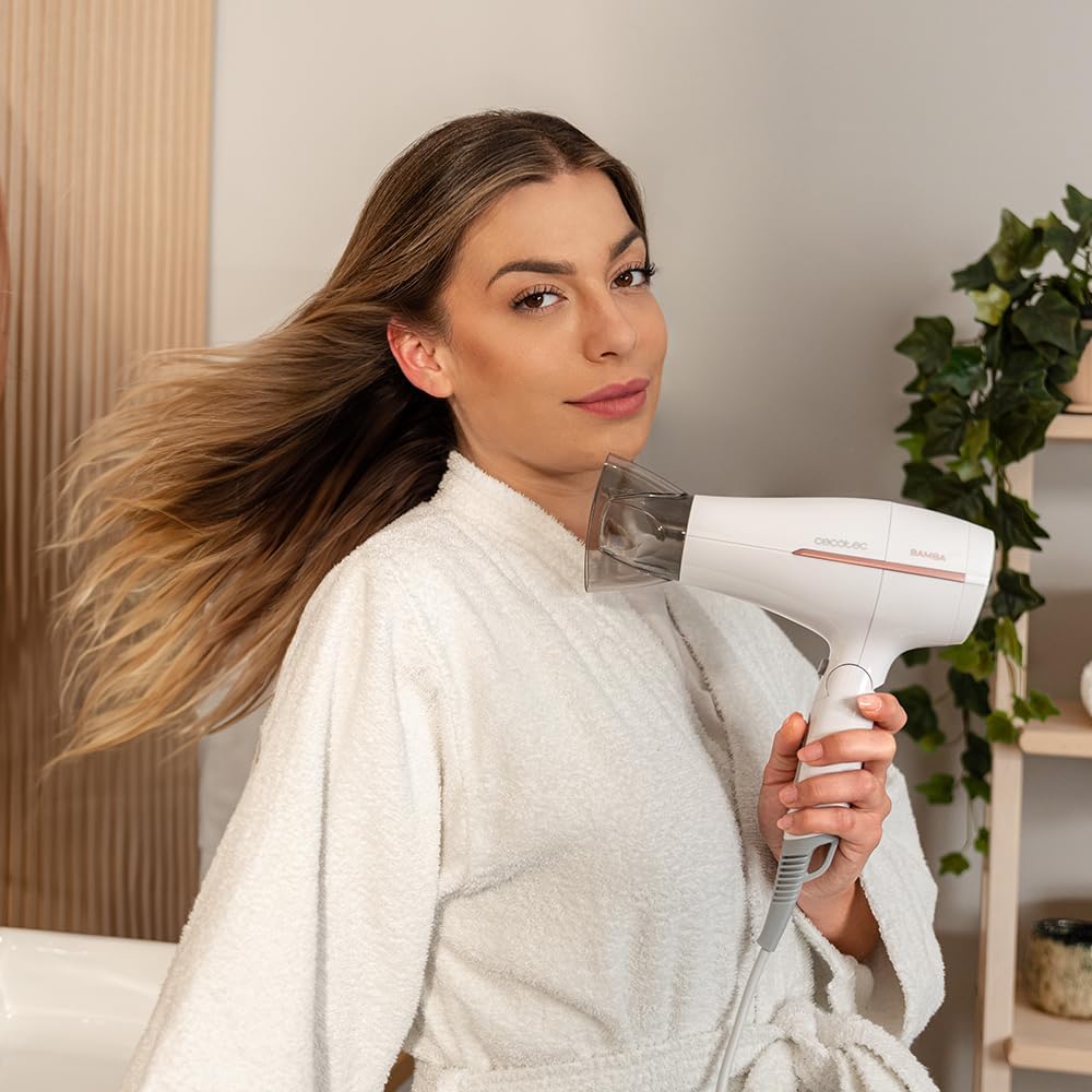 Sèche-cheveux pliable 2000W : pour les voyageurs à la recherche d'un coiffage rapide et efficace – Image 5