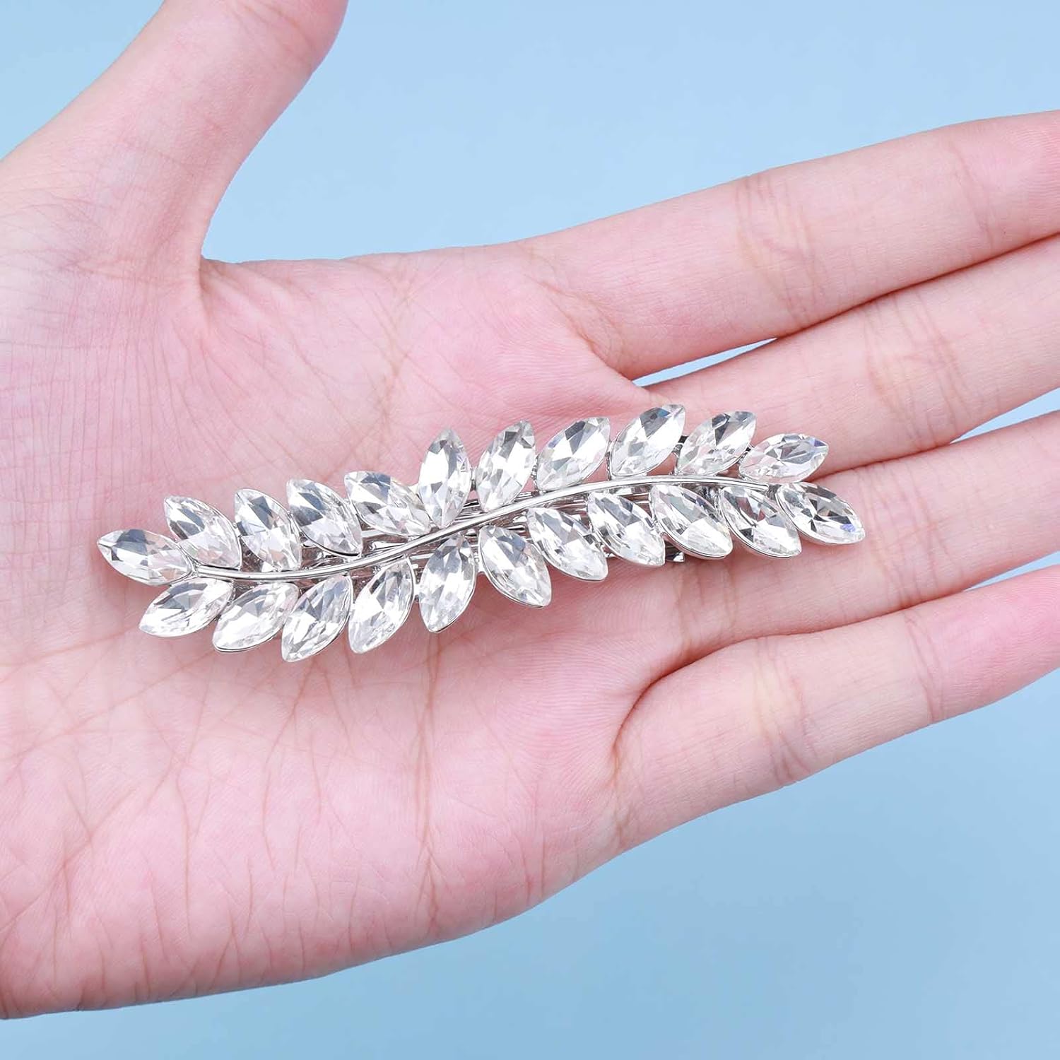 Barrette en strass argent : l'accessoire coiffure décoratif pour sublimer votre look vintage – Image 4