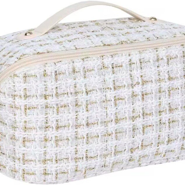 Trousse de toilette élégante : pochette organisatrice pour le maquillage et les cosmétiques en tweed blanc   Idéale pour les voyages, ce vanity case offre un rangement pratique et esthétique pour vos accessoires de beauté