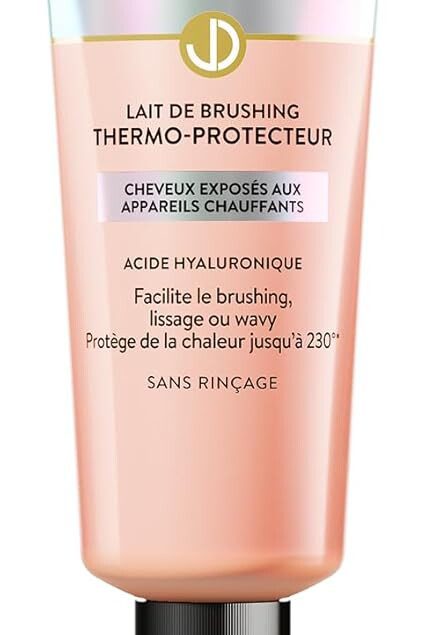 Lait de brushing thermo-protecteur : soin hydratant pour cheveux exposés aux appareils chauffants Découvrez notre lait de brushing enrichi en acide hyaluronique, spécialement conçu pour faciliter le brushing, le lissage ou le wavy. Protégez vos cheveux tout en leur offrant une hydratation intense avec ce soin de 125 ml, idéal pour les femmes soucieuses de préserver la beauté de leur chevelure face à la chaleur.