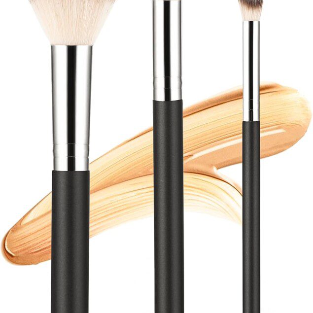 Pinceaux de maquillage pour les passionnés de beauté : perfectionnez votre teint avec notre lot de 3 pinceaux polyvalents