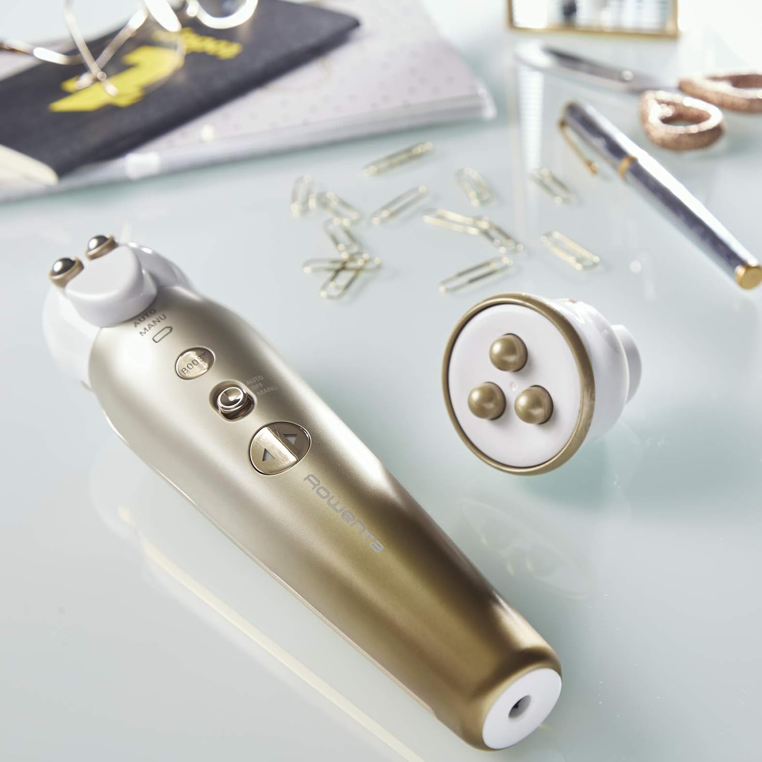 Appareil de massage Lift Contour : soin complet pour un visage rajeuni et des yeux éclatants Rituel beauté anti-âge pour un raffermissement optimal et des contours liftés tout en réduisant les poches – Image 8