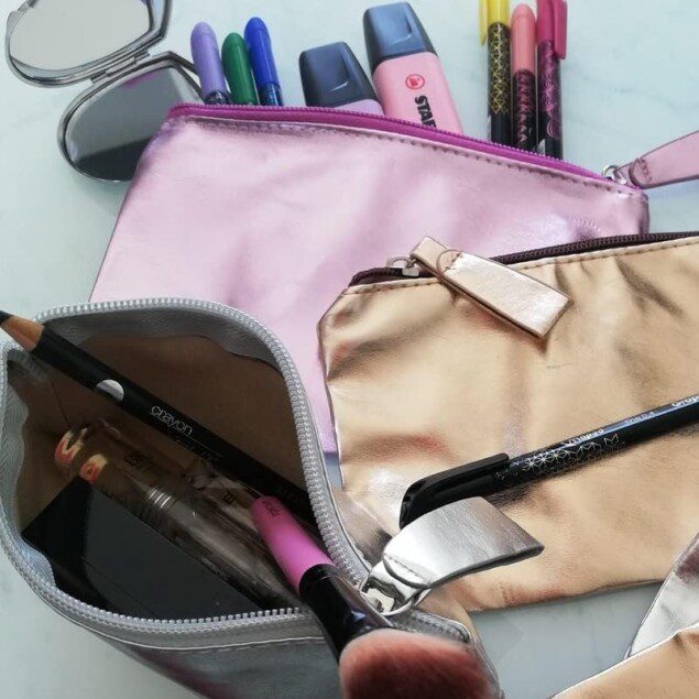 Trousse dorée de maquillage : pochette personnalisée avec prénom pour les passionnées de beauté