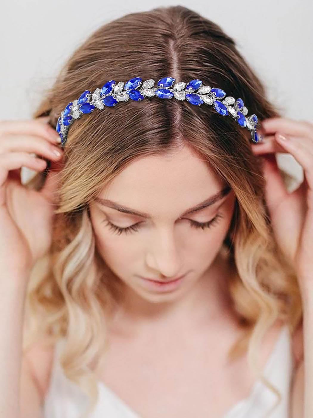 Serre-tête mariage bleu : couronne en strass pour sublimer votre coiffure de mariée – Image 6