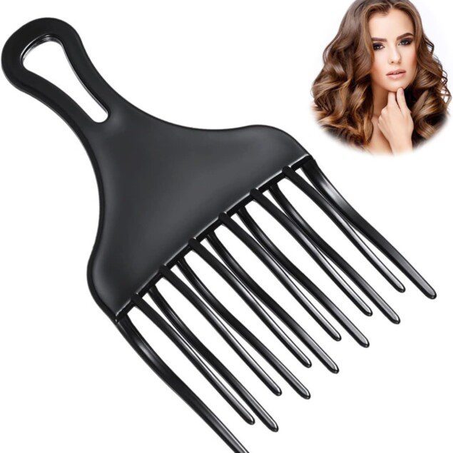 Peigne afro en plastique : l'outil idéal pour styliser et détacher les cheveux bouclés des femmes