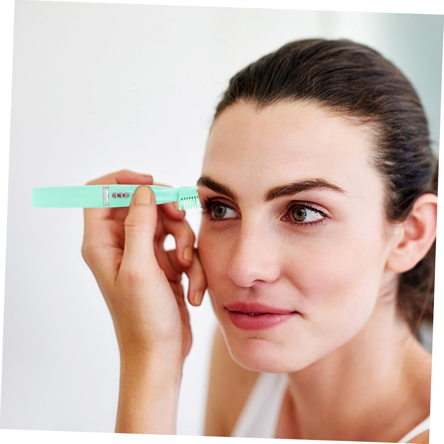Tondeuse électrique de sourcils : l'épilateur USB rechargeable pour un visage parfaitement épilé – Image 4