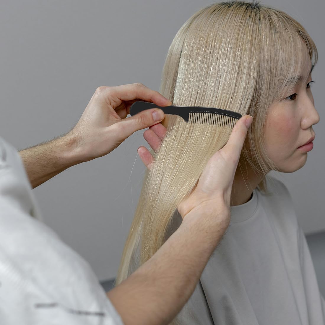 Peigne démêlant à dents larges en fibre de carbone : l'outil idéal pour les cheveux longs, bouclés ou droits – Image 5