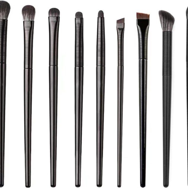 Pinceaux de maquillage pour les passionnées : le set parfait de 9 unités pour sublimer vos yeux avec aisance