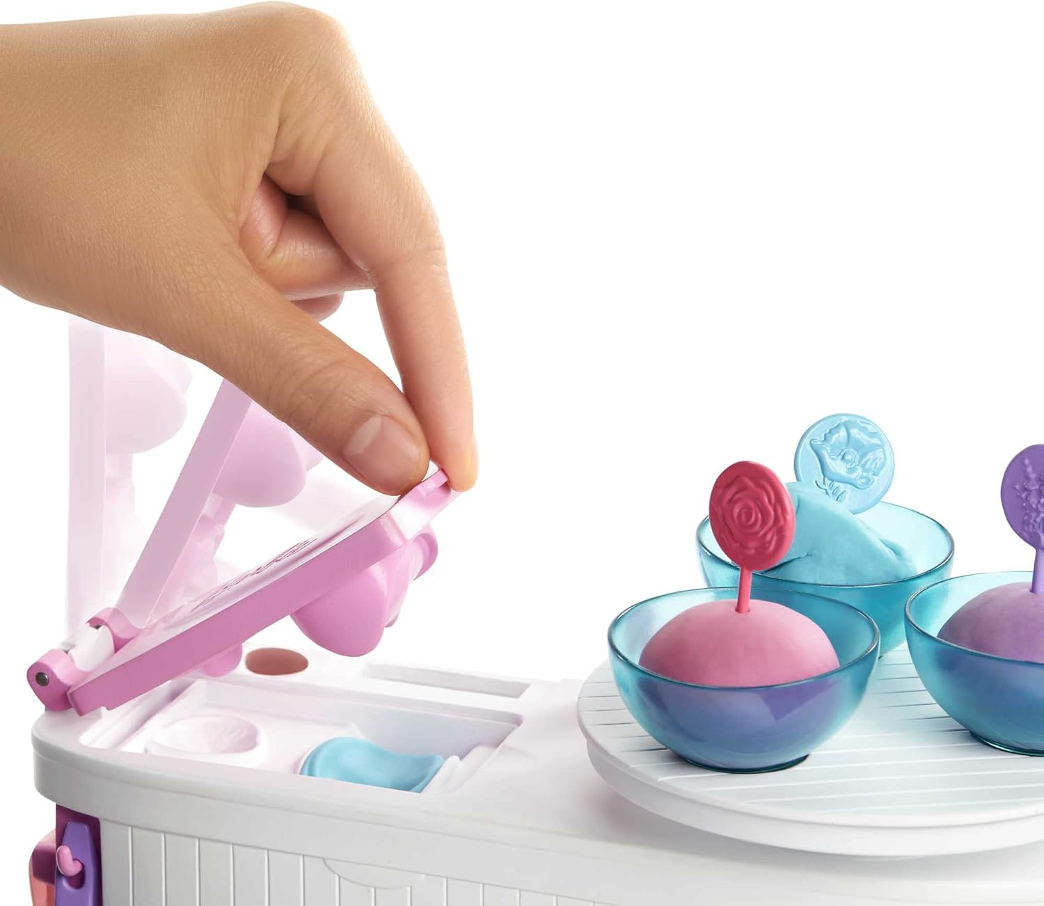 Barbie bien-être : coffret journée au spa pour enfants avec poupée blonde, salon de beauté et accessoires amusants – Image 3
