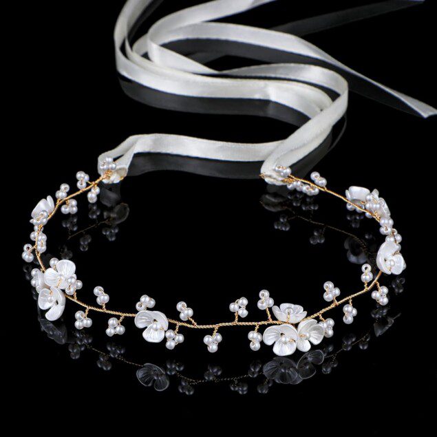 Bandeau de cheveux pour filles : élégance florale en perles blanches pour les occasions spéciales