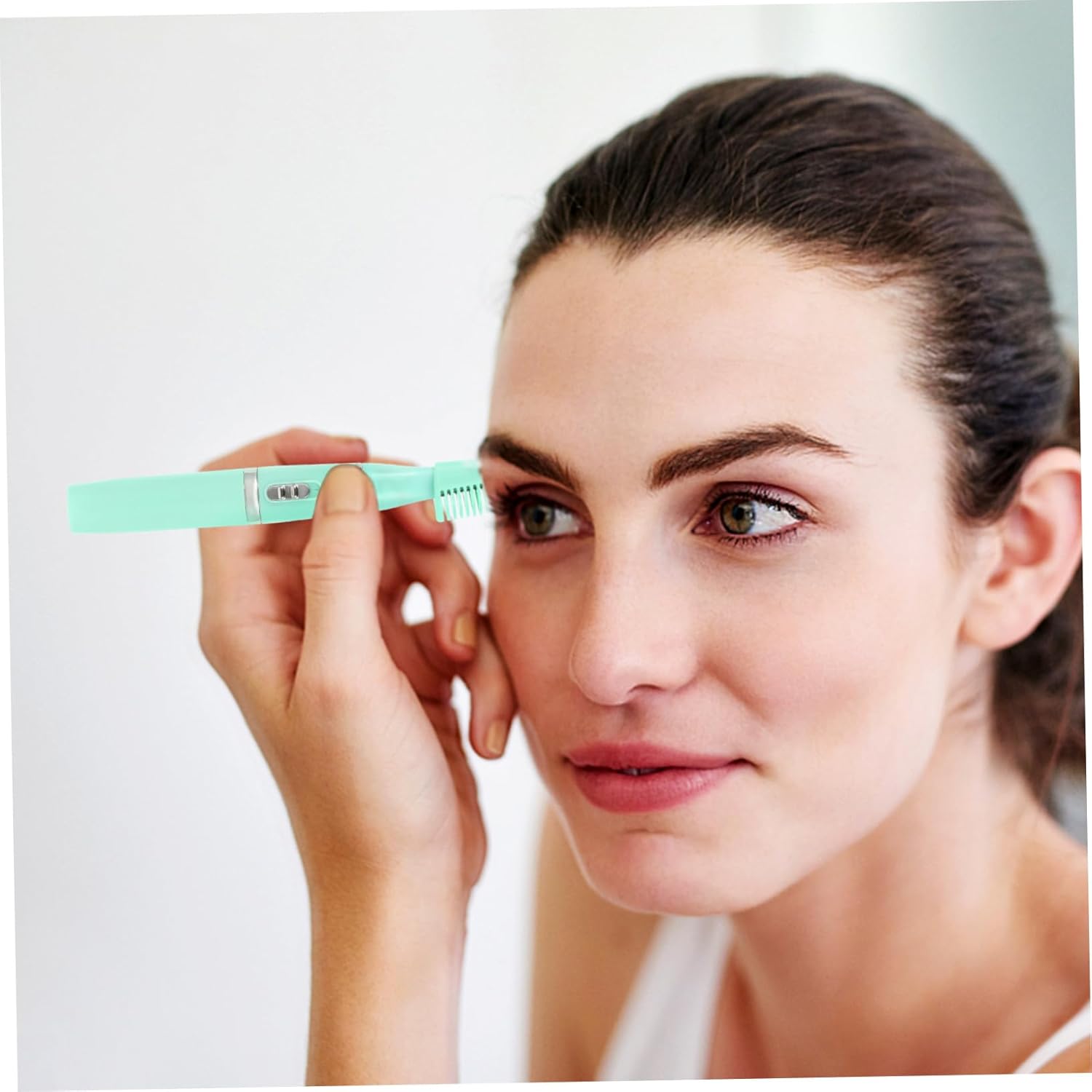 Tondeuse à sourcils électrique rechargeable : l'outil idéal pour un entretien facile et précis pour les femmes élégantes – Image 5
