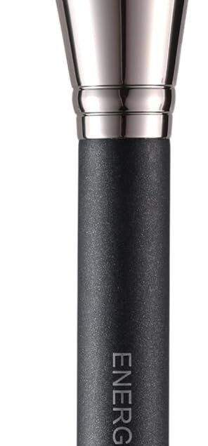 Pinceau estompeur incliné pour un maquillage impeccable : le compagnon idéal pour un teint lumineux et naturel
