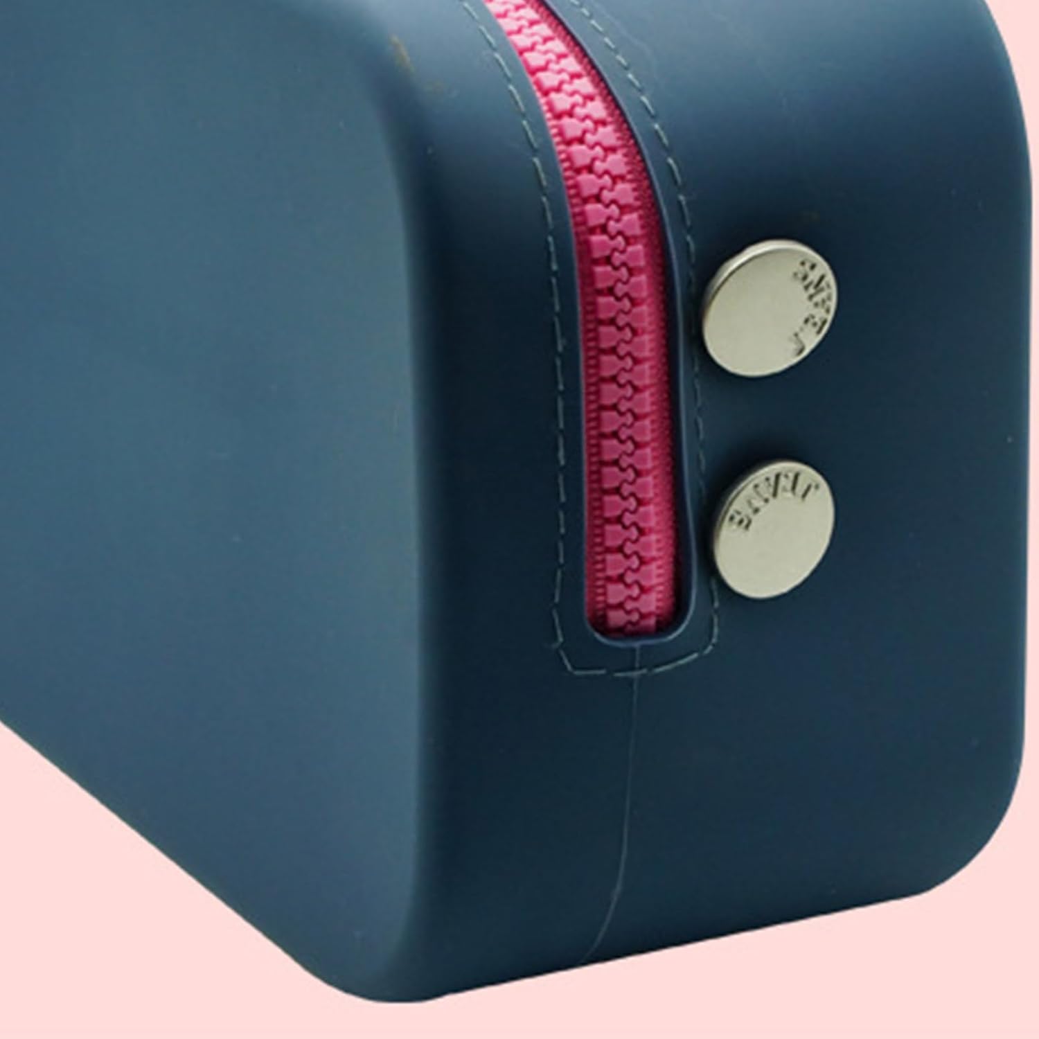 Trousse de maquillage en silicone spacieuse : l'organiseur idéal pour les amateurs de beauté – Image 8