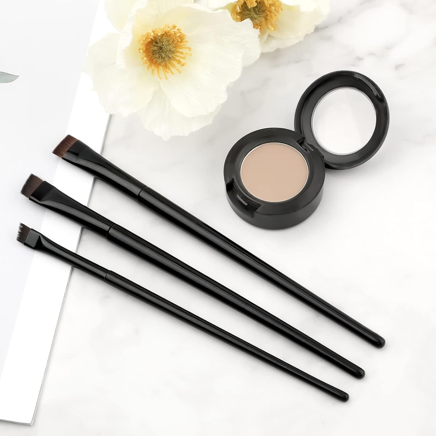Pinceaux eyeliner : kit de 3 pinceaux pour un maquillage des yeux précis et élégant – Image 4