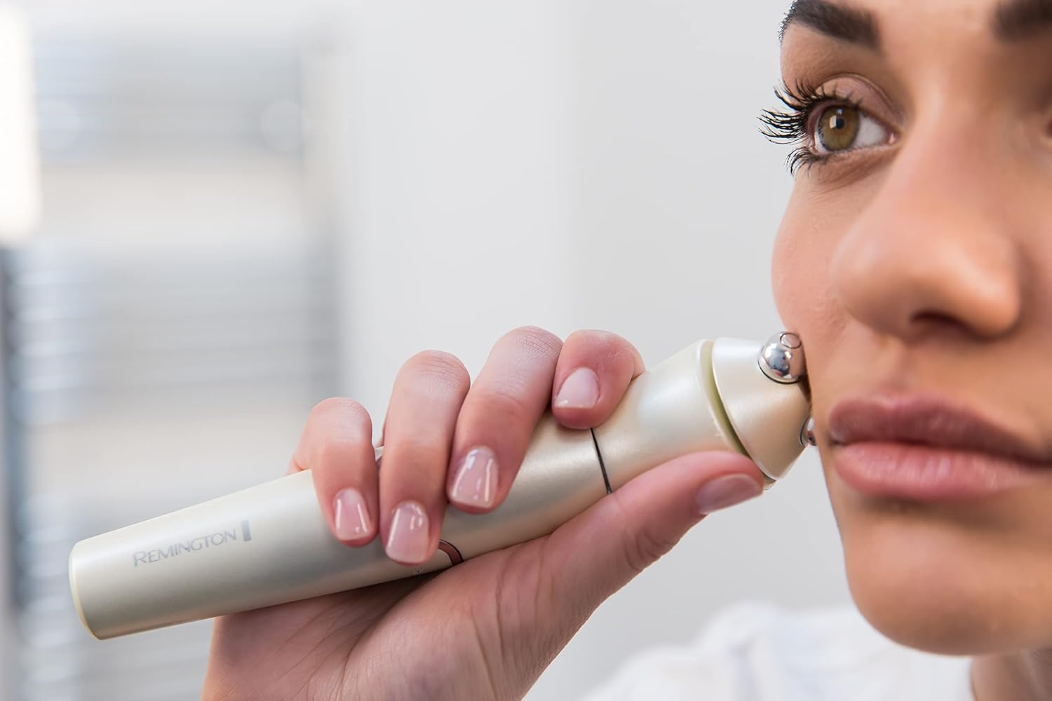 Épilateur électrique pour un soin visage complet : kit 3 en 1 Smooth&Silky pour une peau douce et éclatante – Image 4