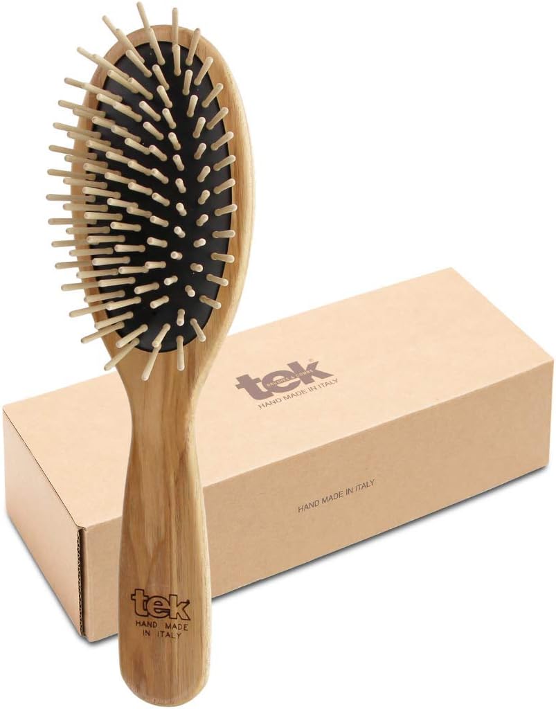 Grande brosse ovale à picots réguliers en bois de frêne : un soin doux et naturel pour tous les types de cheveux