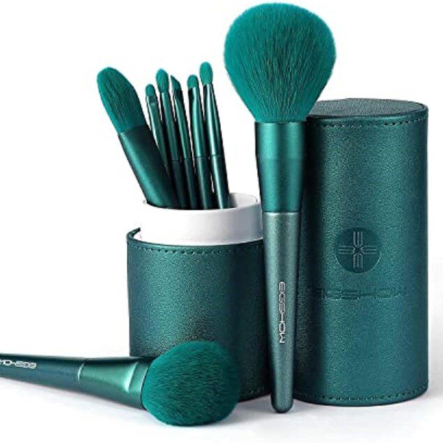 Pinceaux de maquillage professionnels : set complet de 8 pinceaux synthétiques pour un teint parfait et des yeux glamour