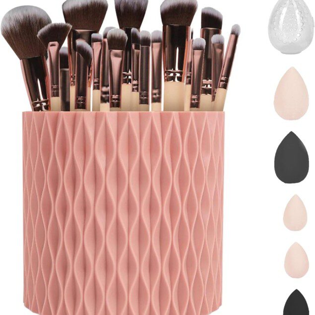 Pinceaux de maquillage 18 pièces : l'outil incontournable pour un teint impeccable   Offrez-vous un résultat professionnel avec notre pinceau fond de teint à manche en bambou, éponge et houppette incluses
