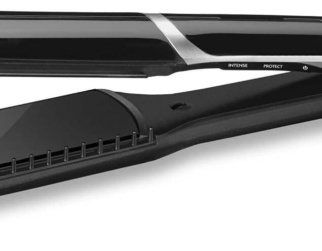 Lisseur Sleek Control Wide : l'outil parfait pour des cheveux longs et épais   Obtenez des résultats professionnels grâce à ses plaques en tourmaline-céramique et son peigne amovible