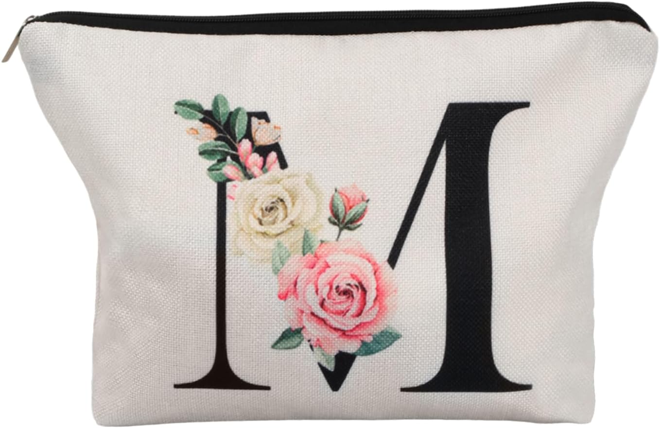 Trousse de maquillage personnalisée A-Z : le cadeau idéal pour femme, maman, sœur ou amie  Découvrez notre trousse de maquillage personnalisée A-Z, un sac cosmétique élégant et pratique qui fera le bonheur des femmes, des mamans, des sœurs et des amies. Offrez une touche personnelle à vos cadeaux avec cette pochette à maquillage unique, parfaite pour toutes les occasions !
