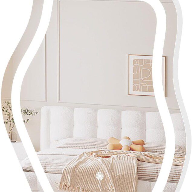 Miroir coiffeuse LED pour femmes : sublimez votre routine beauté avec 3 niveaux d'éclairage et luminosité réglable