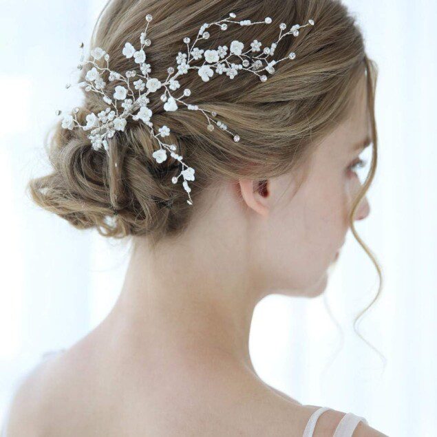 Bandeau de mariée en perles : un accessoire élégant pour sublimer votre coiffure de mariage