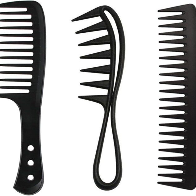 Peigne dent large antistatique : l'ensemble parfait pour les cheveux longs et bouclés Découvrez notre ensemble de peignes résistants à la chaleur pour un démêlage en douceur et sans frisottis