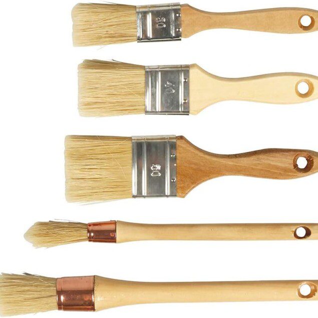 Pinceaux de peinture : lot de 5 pinceaux en soie pour artistes passionnés   Découvrez notre kit de pinceaux à poils plats et rechampir, idéal pour les peintres souhaitant perfectionner leurs techniques et obtenir des finitions impeccables.