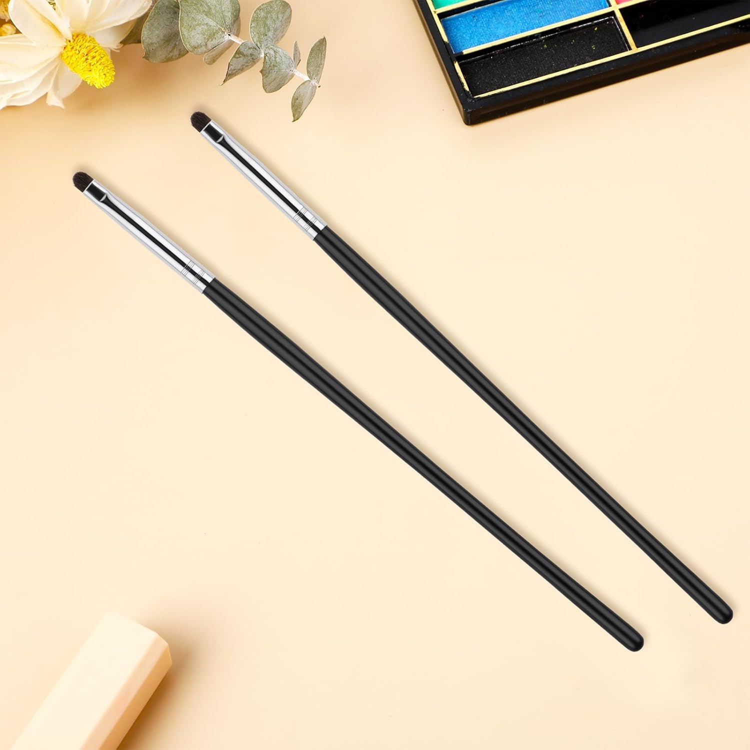 Pinceaux de maquillage professionnels ultra fins : lot de 2 pour femmes et filles, idéal pour un fard à paupières impeccable – Image 8