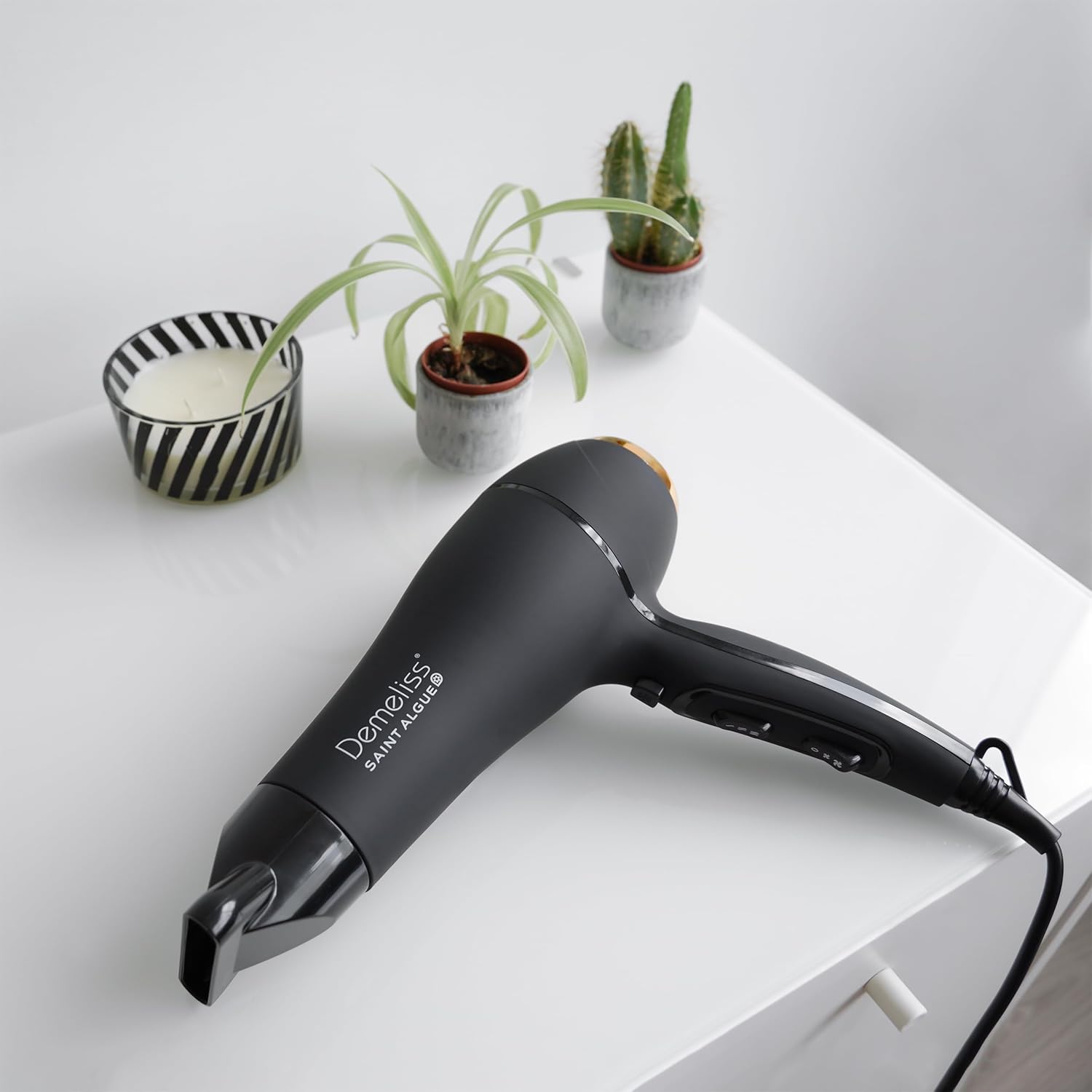 Sèche-cheveux puissant 2200W : pour des cheveux brillants et une coiffure sans frisottis – Image 4