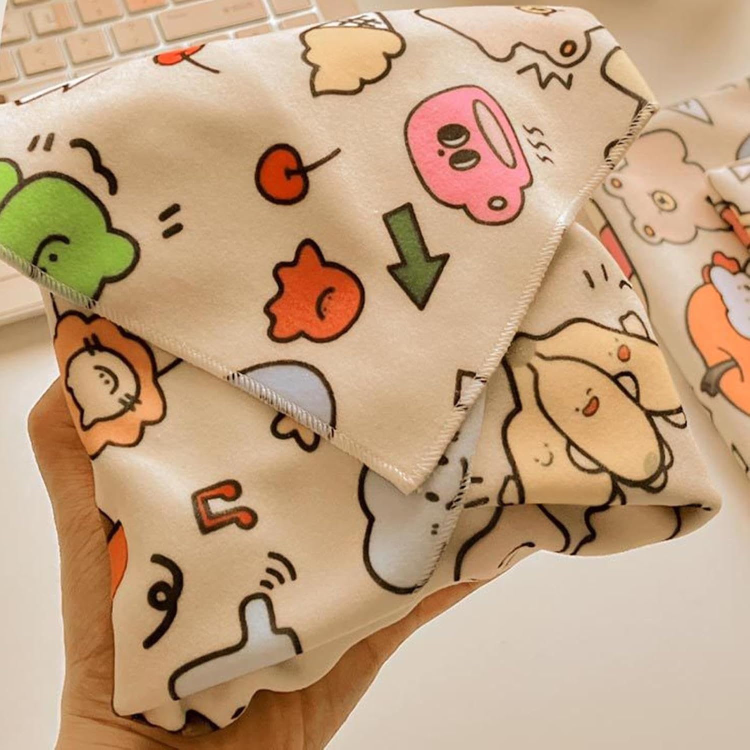 Sac de maquillage organisé : la solution idéale pour les femmes en voyage Optimisez votre rangement de cosmétiques avec ce sac en tissu adhésif élégant – Image 3