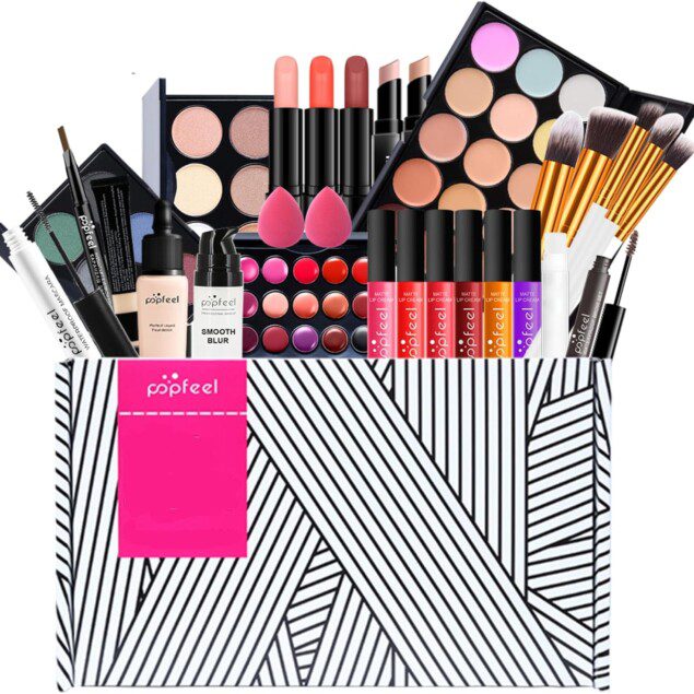 Kit de maquillage complet : le coffret idéal pour les passionnées de beauté à Noël