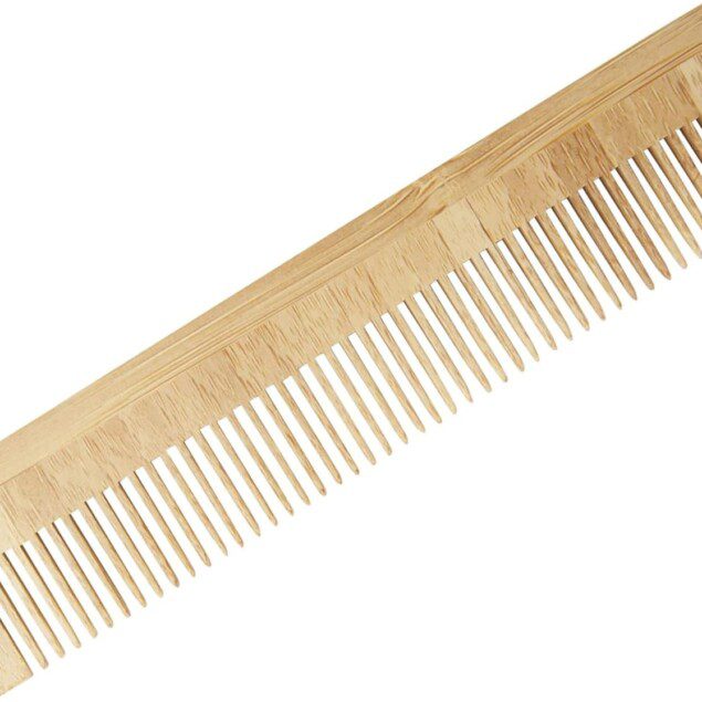 Peigne en bambou naturel et antistatique : l’accessoire idéal pour hommes et femmes, coiffeurs inclus   Pour des cheveux et barbes impeccables, courts ou longs, avec des finitions lisses