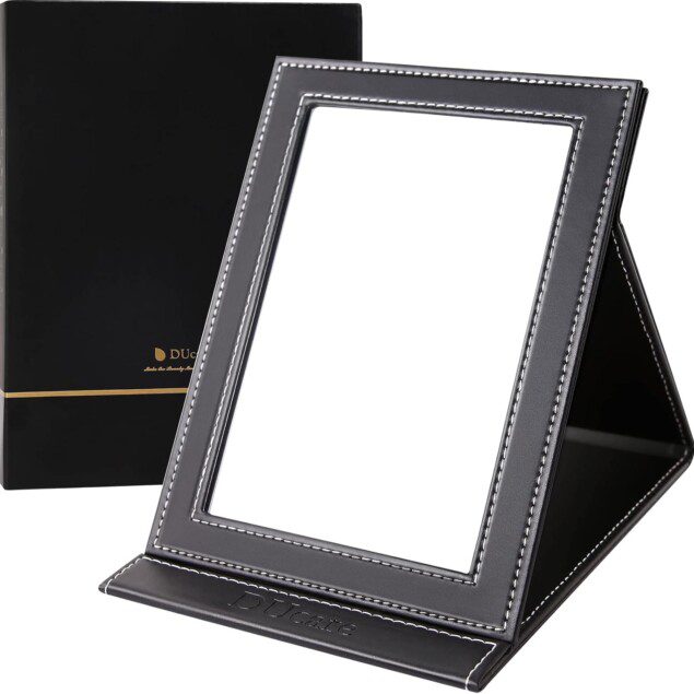 Miroir de maquillage portable pliable : l'indispensable pour les voyages et le camping  
Pour un maquillage impeccable en toute simplicité à la maison ou en déplacement