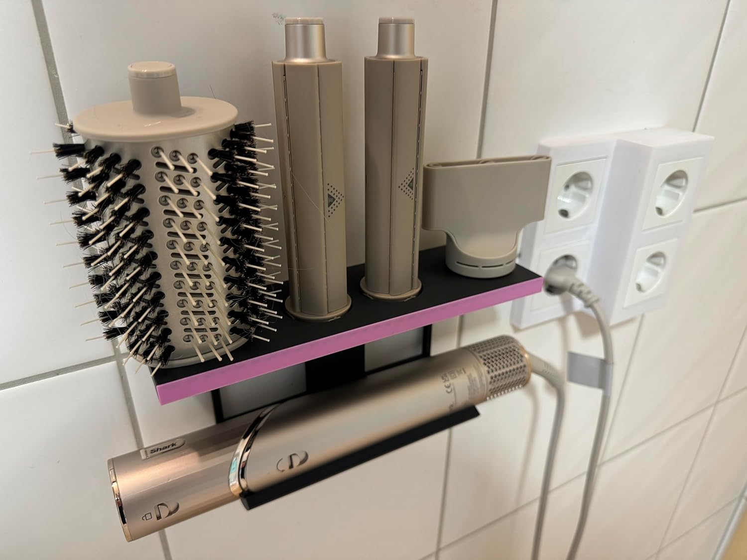 Support mural pour sèche-cheveux Shark Flex Style : une solution élégante et pratique pour un rangement optimal dans votre salle de bain – Image 5