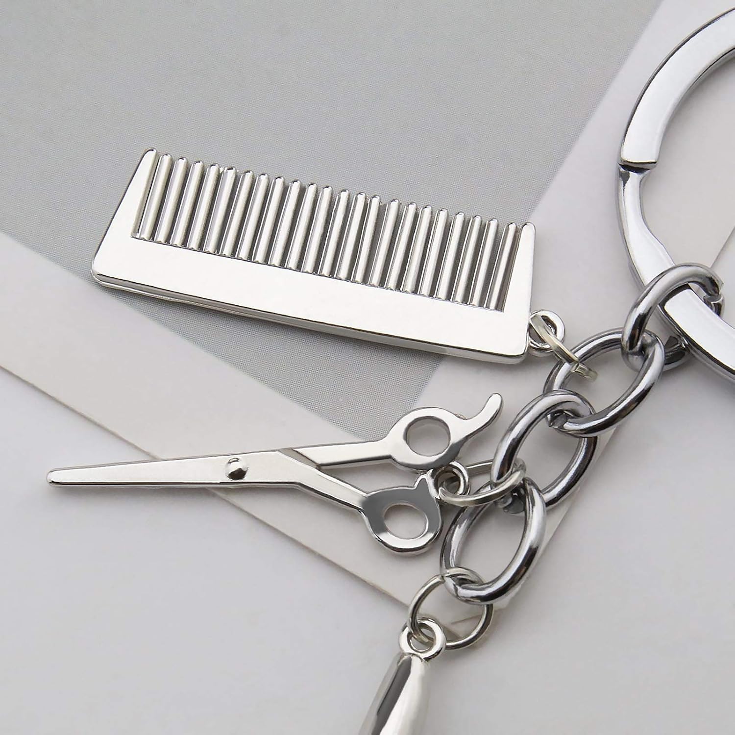 Outils essentiels pour coiffeurs : Set de 2 ciseaux et peigne en pendentif 3 en 1, idéal comme cadeau pour les professionnels des salons – Image 6
