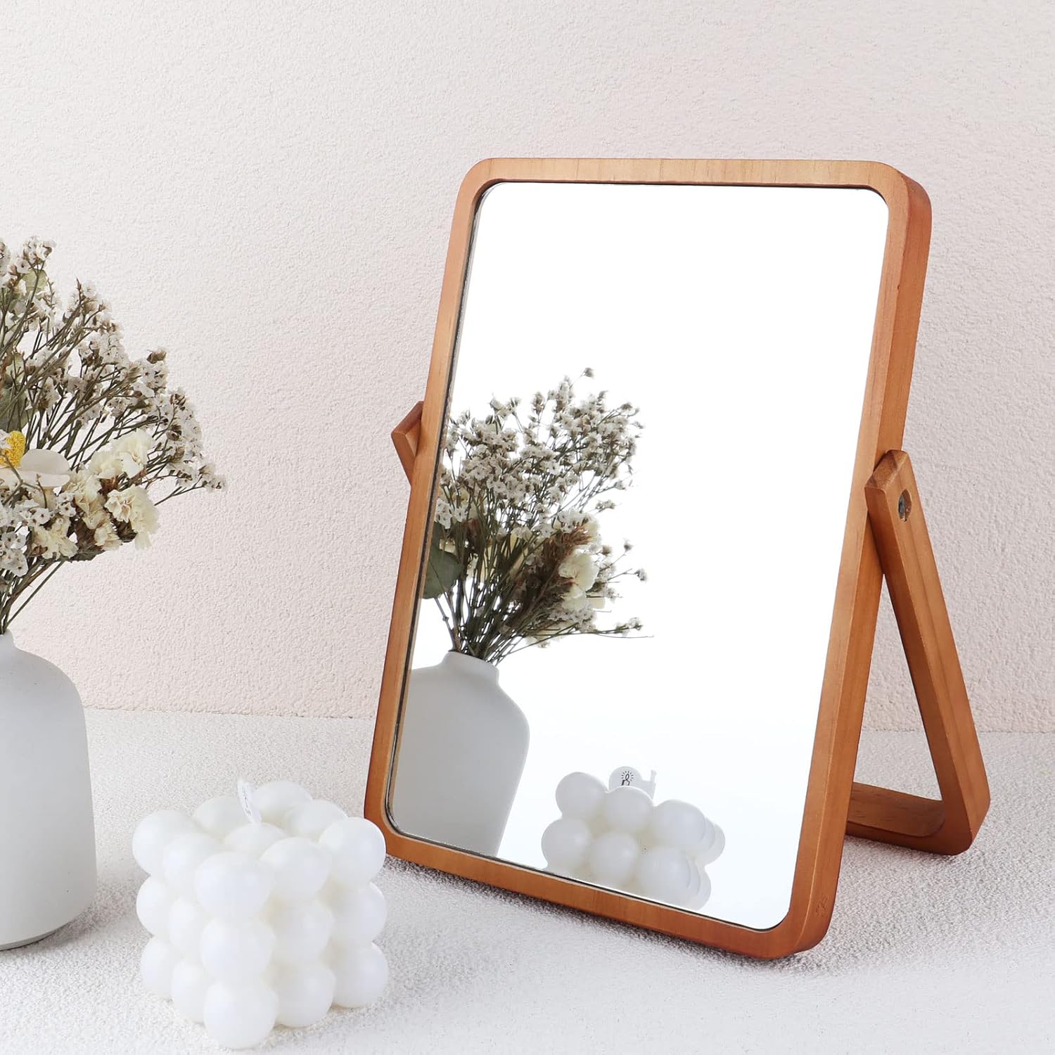 Miroir maquillage en bois pour les passionnées de beauté : un accessoire esthétique et pratique pour sublimer votre espace de travail