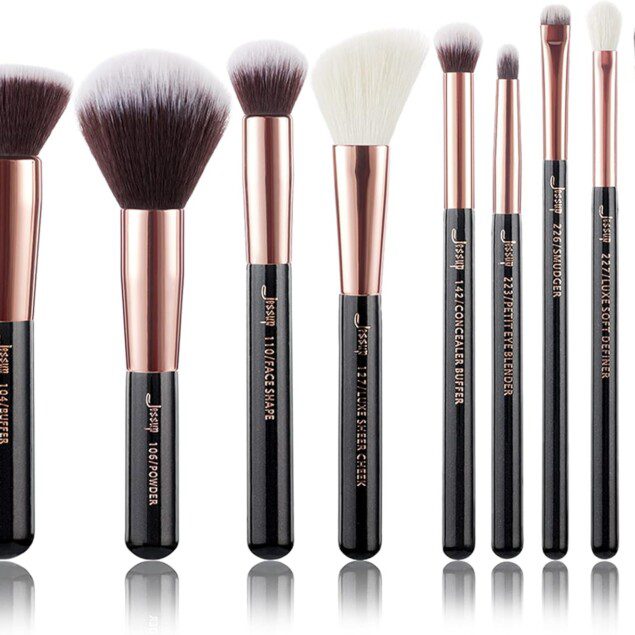 Pinceaux de maquillage artisanaux : le kit idéal pour un teint parfait Lot de 10 pinceaux en noir et or rose pour fond de teint, eyeliner et anti-cerne