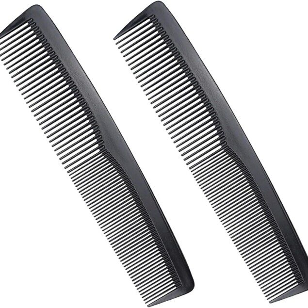 Peigne en carbone antistatique : l'outil indispensable pour hommes et coiffeurs
Deux pièces, peigne à dents larges et fines, pour une coiffure parfaite à la maison